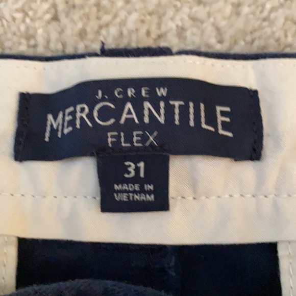 J Crew 9’inch inseam Flex Chino Shorts - Picture 3 of 3